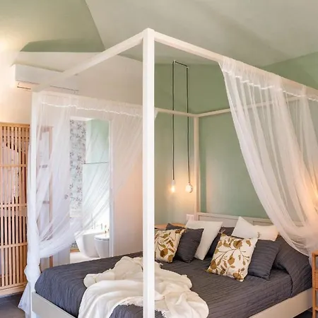 Sole Mare Luna Lu Lioni